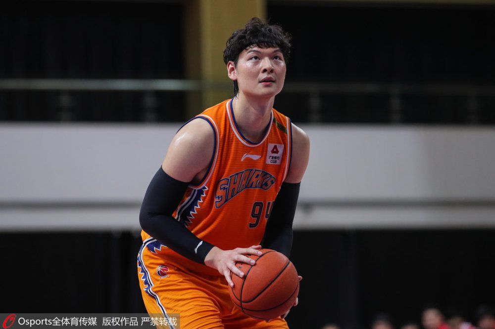 近四年的欧冠冠军可以获得参赛资格，其余8个名额则是通过近年欧冠积分排行榜获得。
